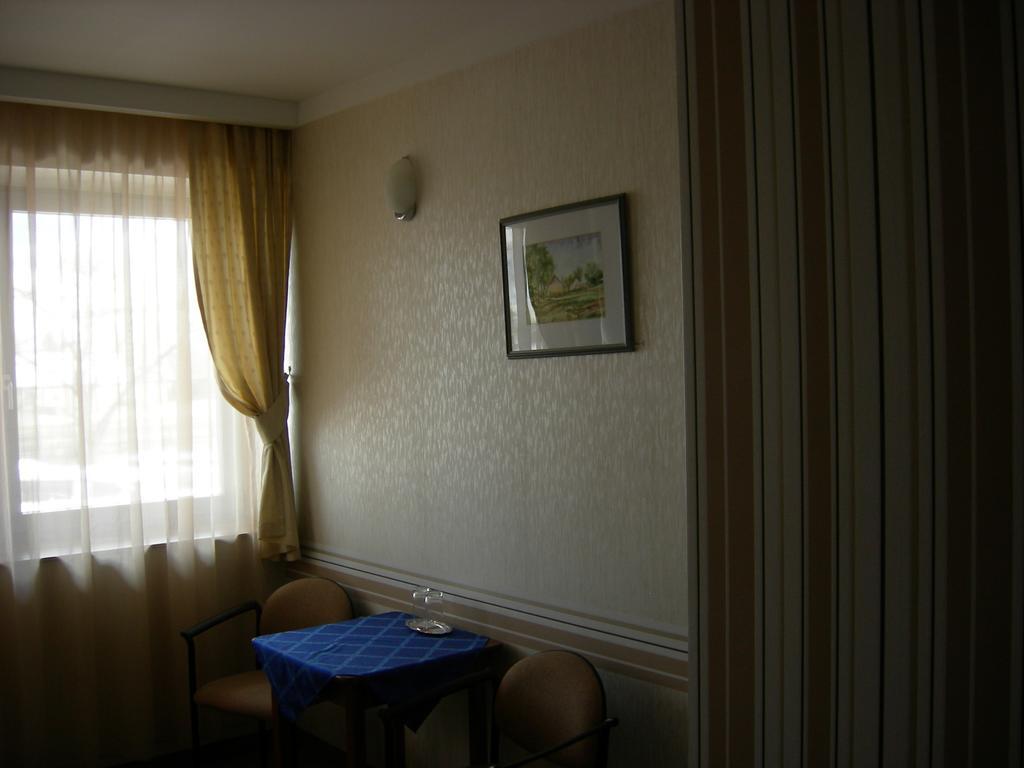Hary Hotel Kecskemet Room photo